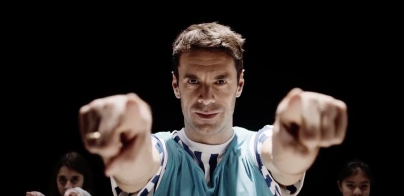 Jugadores de la Real participan en un 'haka' antes de visitar a la UD