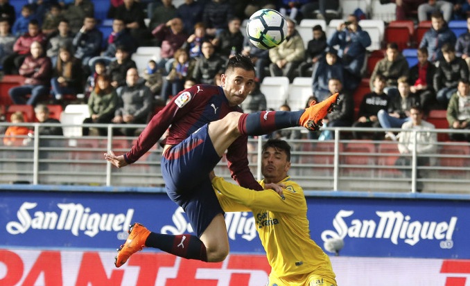 1-0: La UD no fue capaz de estropear la fiesta al Eibar