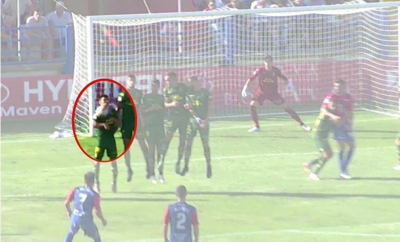 Competición también ve que el balón golpea el brazo de Galarreta