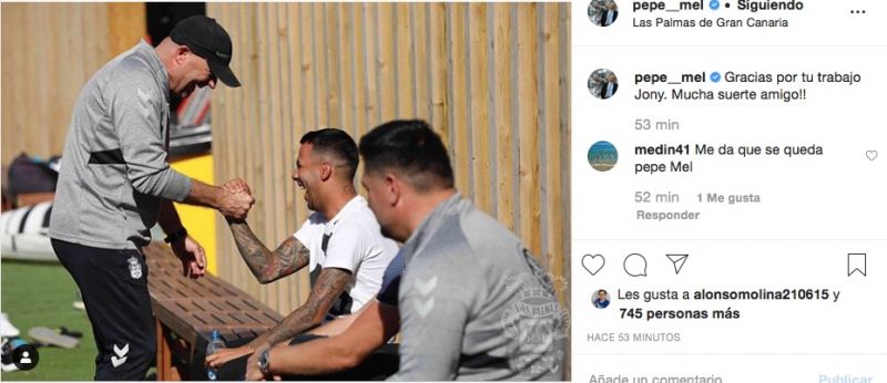 Mel agradece en público el trabajo realizado por Viera