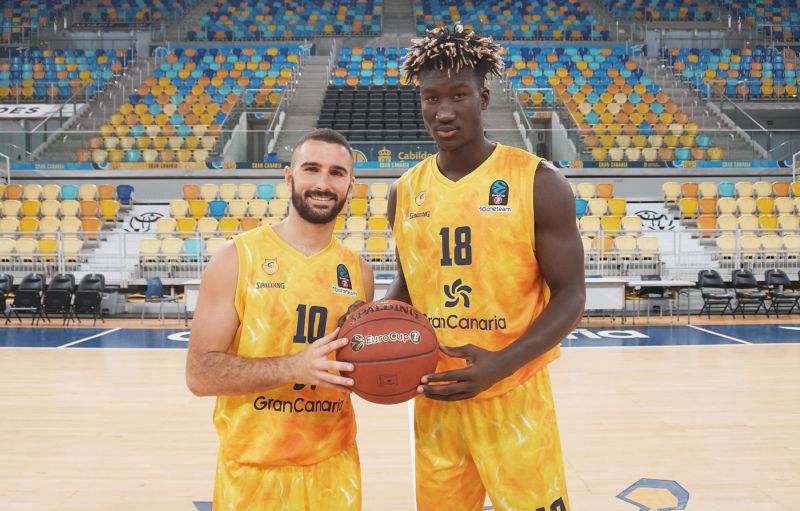 López y Khalifa, embajadores sociales del Gran Canaria