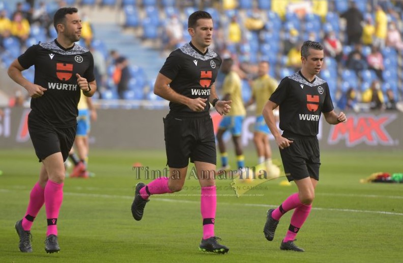 García Pimienta se vuelve a cruzar con el árbitro de su debut