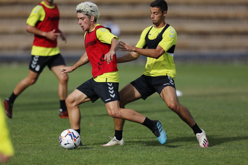 Un ensayo general en tono de derbi amistoso