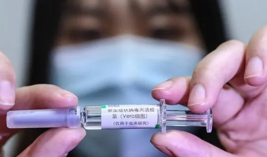 China dice que su vacuna ha sido un éxito en cientos de miles de personas 