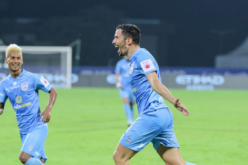 Hernán celebra su primer gol en la Superliga India