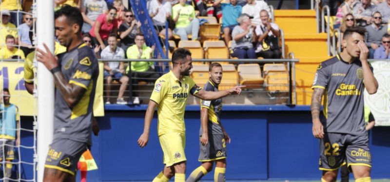 4 torpedos hunden a una UD gris