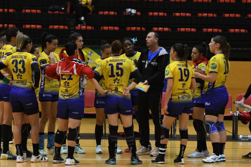 Herrera pide a sus jugadoras "levantar la cabeza"