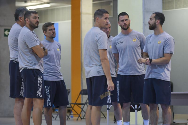 Lakovic coloca sus cimientos