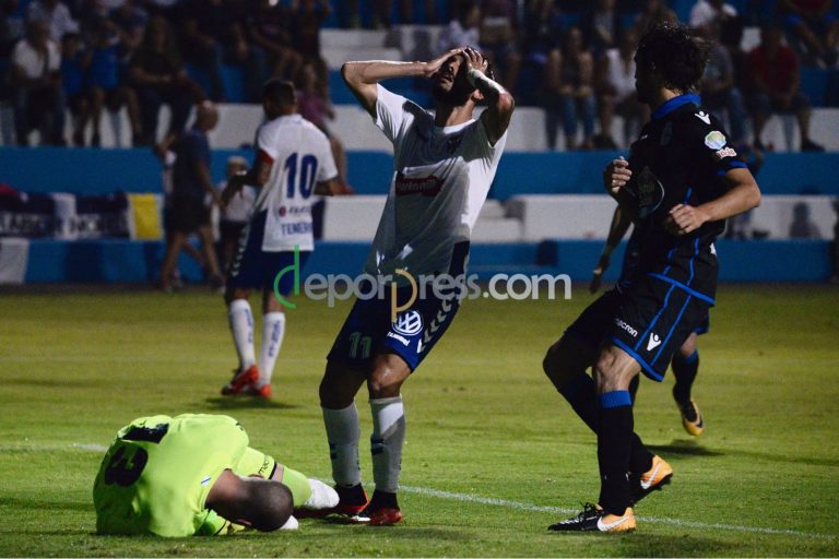 0-3: El Tenerife no puede frenar al Deportivo