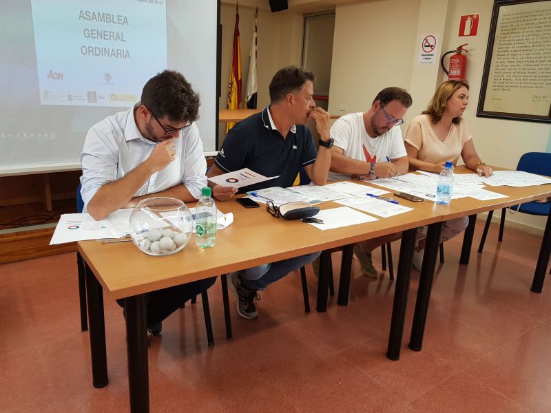 La asamblea debate los planes de 2020