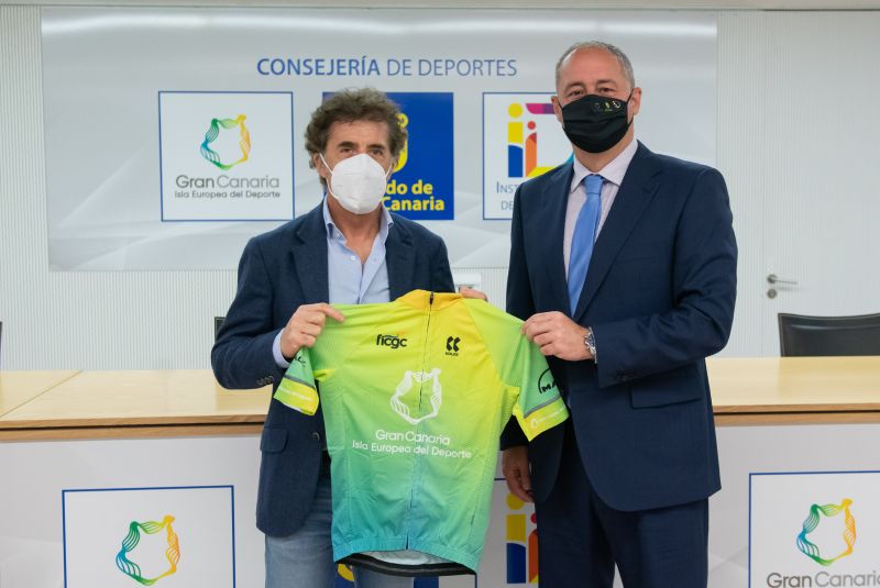 Perico Delgado, embajador del ciclismo, regresa a Gran Canaria