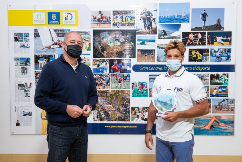 Felicitación al olímpico Angel Granda