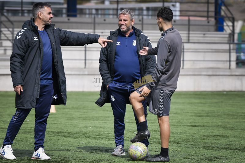 Robaina valora el posible ascenso de Las Palmas C y la progresión de Hiromi