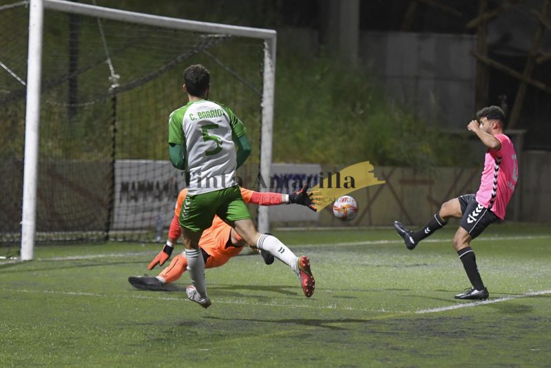 2-0: El Arucas cae en la noche gladiadora del Villa