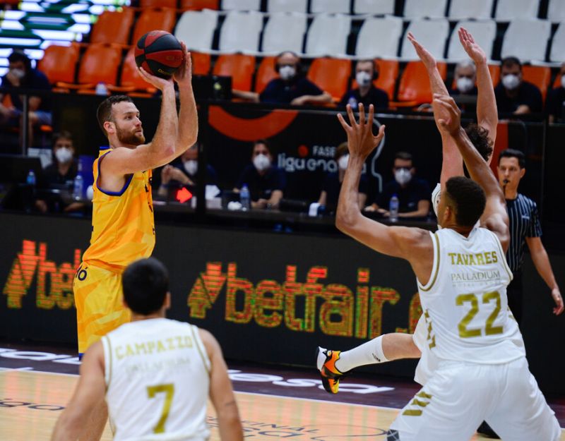 91-73: Solo Costello ante el arsenal del Real Madrid