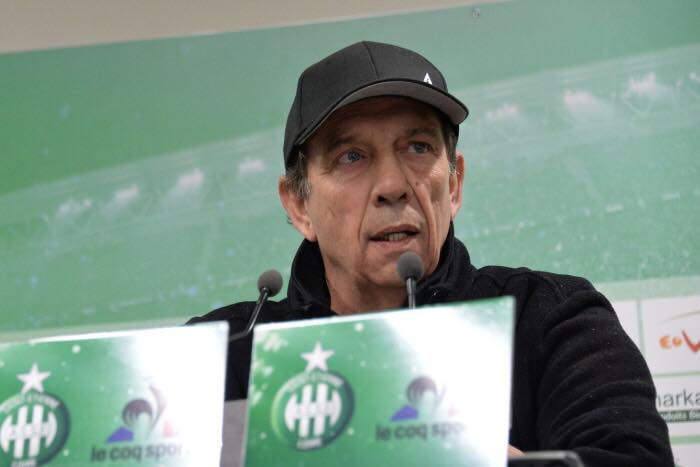 El entrenador del Saint Ettienne, muy duro con Tannane