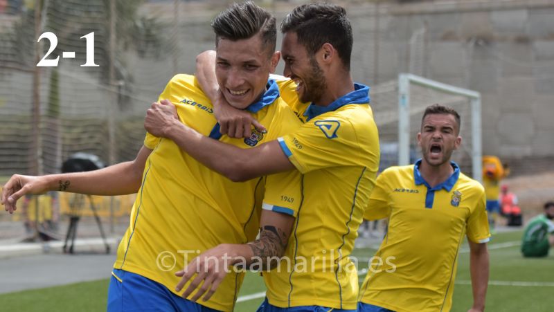 El fútbol miente en el estadio Anexo