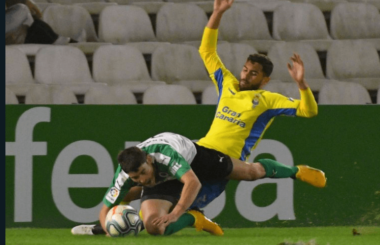 1-1: Un obús de La Aldea impacta en Santander