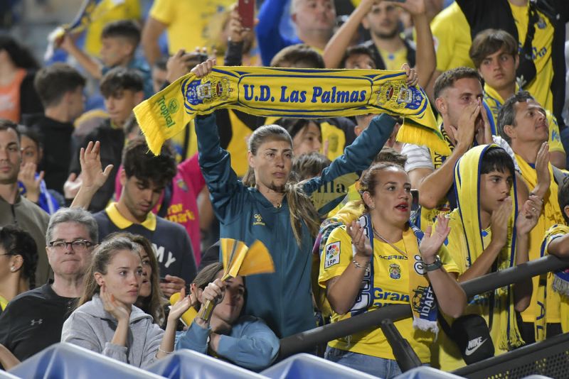 La UD supera los 12.000 abonados y amenaza sus mejores cifras