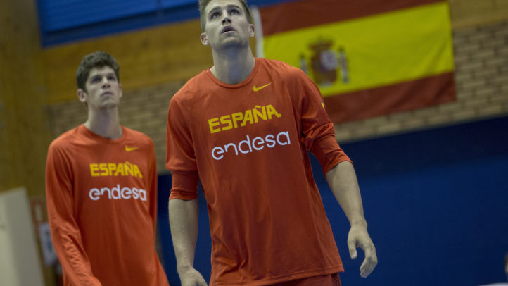 La selección llama a Oliver, Rabaseda, Paulí y Aguilar