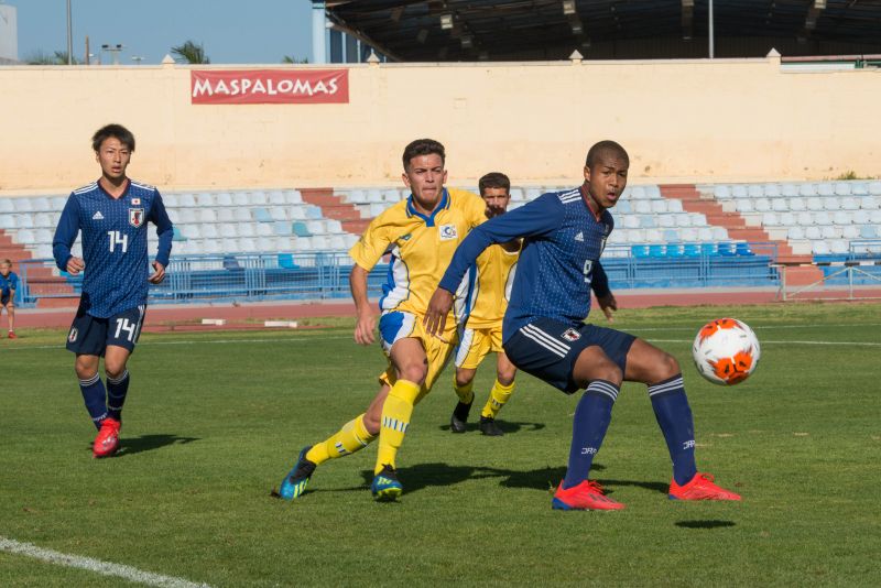 2-1: Illies malogra un penalti y gana Japón