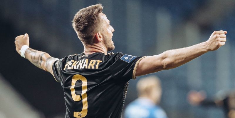 Un gol de Pekhart coloca al Legia a las puertas del título
