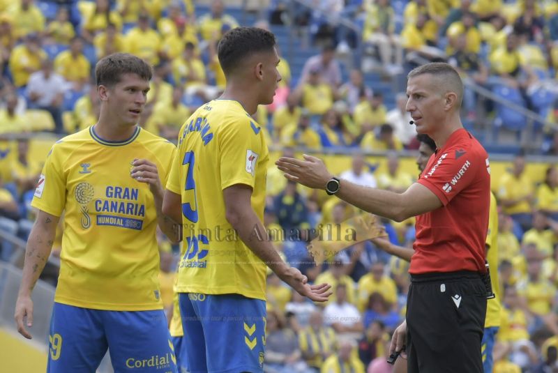 Las tarjetas vuelven a señalar al once titular de la UD