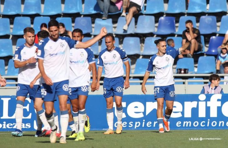 2-1: El Tenerife se va de vacaciones con una victoria