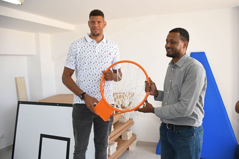 Tavares enseña basket en Cabo Verde