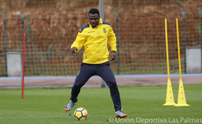  "No me pregunten más por Emenike porque no va a estar"