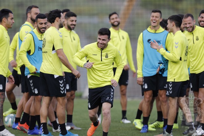 Rubén saluda a su amigo el balón