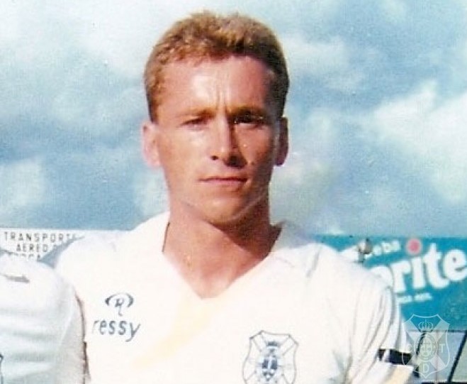 El Tenerife también despide a Lope Acosta