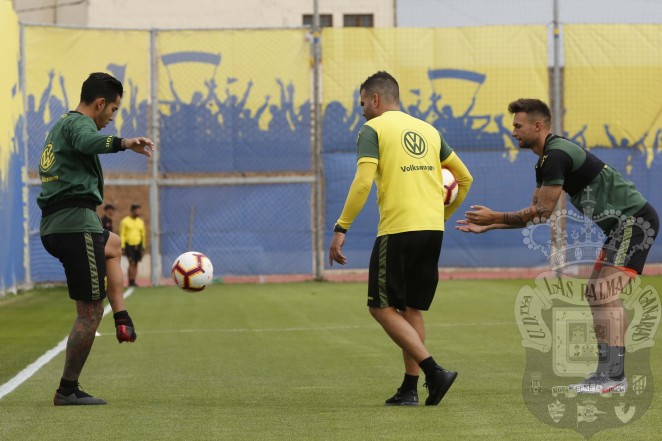Araujo, Blum y de reojo el derbi