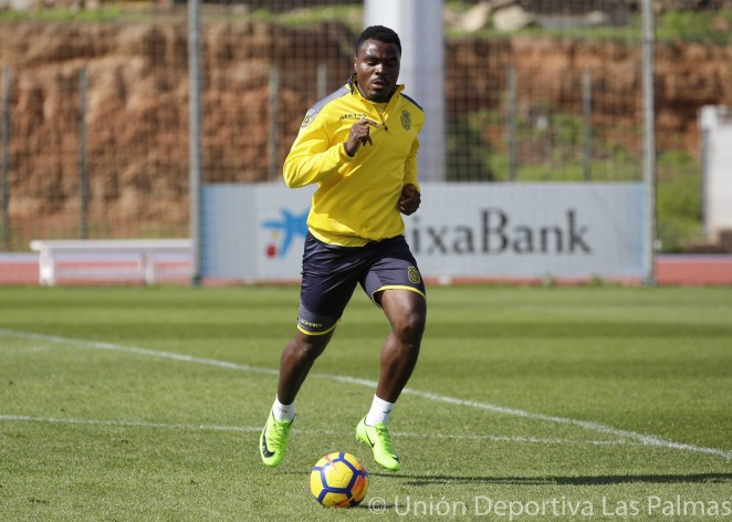 Parte médico de la lesión de rodilla de Emenike