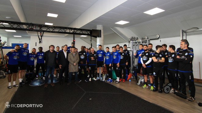 Movida y arenga en La Coruña antes de recibir a la UD