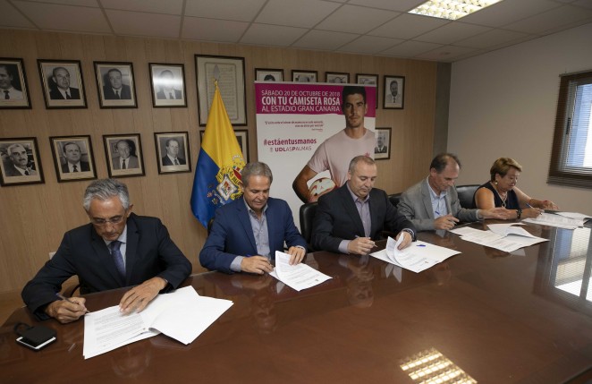 La UD firma el convenio de la campaña 'Está en tus manos'
