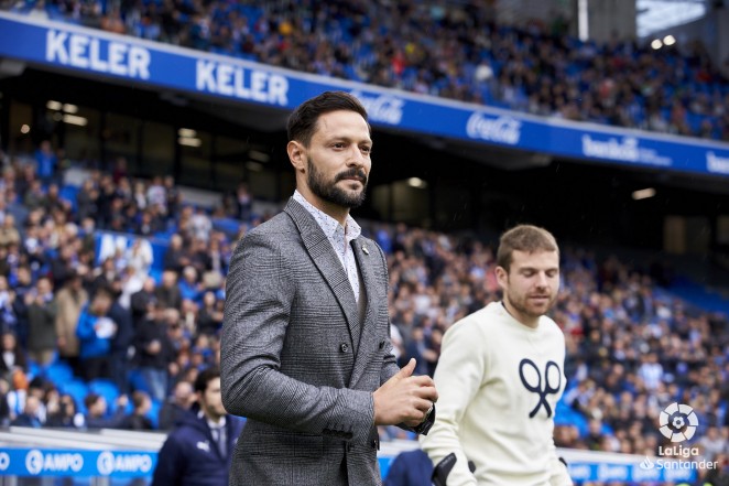 Honores de la Real a De la Bella