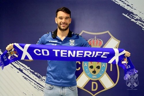 Soriano, ilusionado por ponerse los guantes del Tenerife