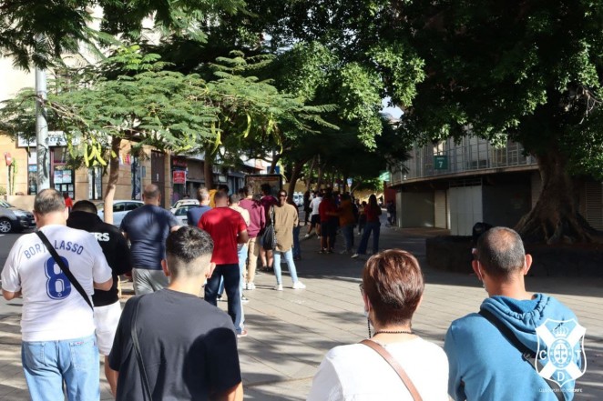 El Tenerife paraliza la venta de entradas del derbi