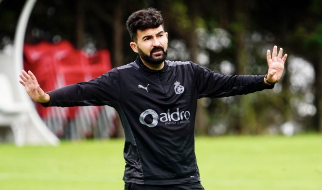 El técnico del Racing cuenta con el portero títular Parera, aunque 'tocado'