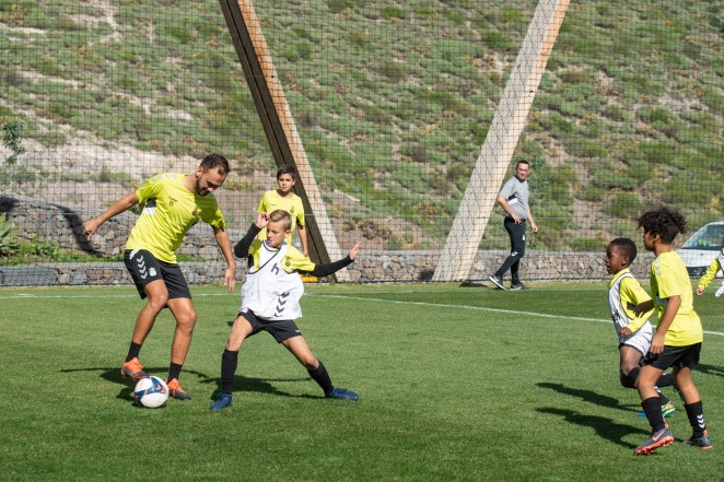 La cantera convive con los profesionales