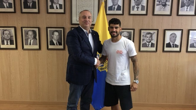Tana, tras firmar hasta 2023: "Tengo ganas de jugar y volver a marcar"
