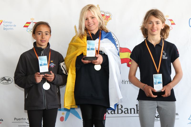 Sara Díaz (RCNGC), en el podio campeón de la Copa de España