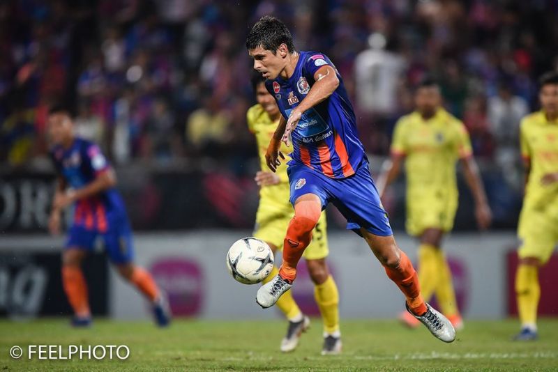 "Estamos en Tailandia a la espera de que se reanude el fútbol"