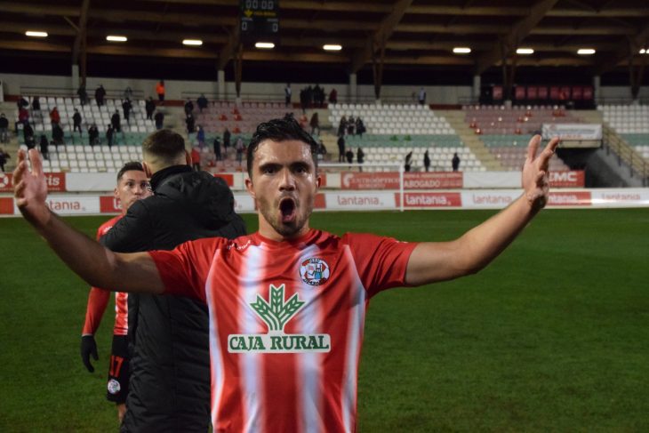 Adri Herrera espera noticias del Tenerife