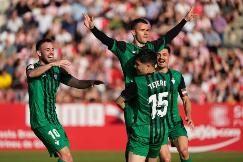 0-1: El Éibar marca y se defiende con uno menos en Montilivi