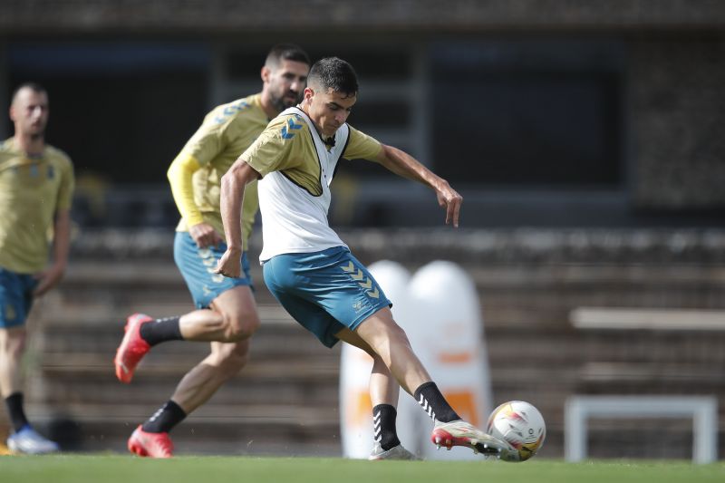 El juvenil Ale García, con García Pimienta