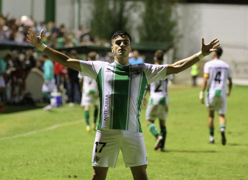 Ale García marca su primer gol con el Antequera
