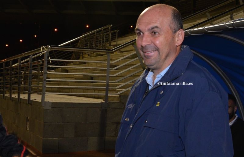 Almeida sigue en el banquillo del Arucas dos temporadas más