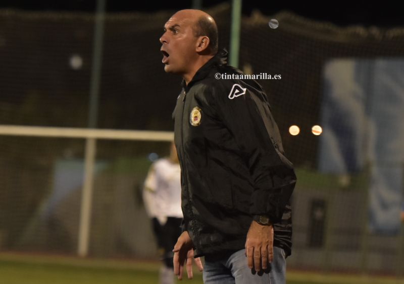 "El compromiso de los chavales del Arucas merece premio"